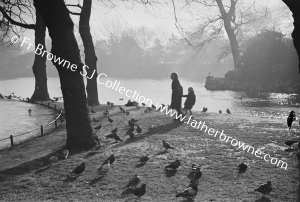 ST STEPHEN'S GREEN WINTER SCENE